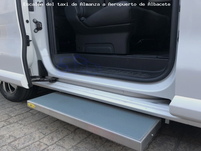 Taxi con escalón de Almanza a Aeropuerto de Albacete